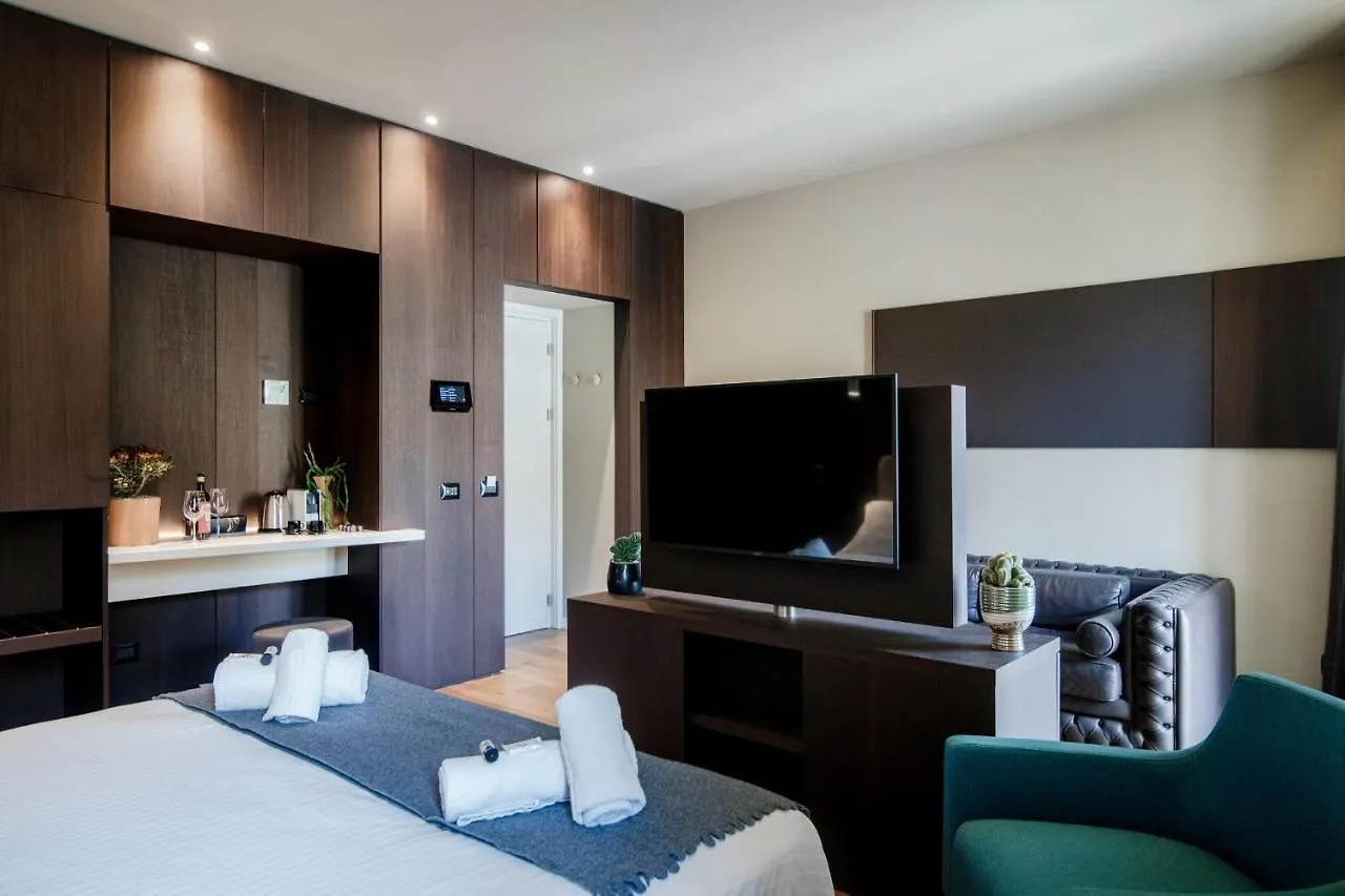 Ama 18 Rooms - The House Of Travelers- Como Pensjonat