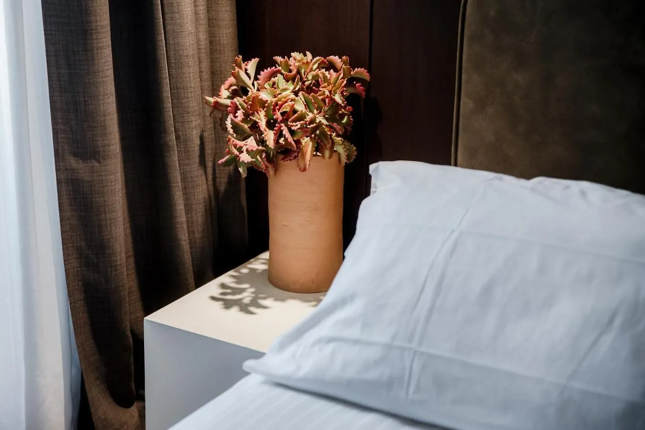 Pensjonat Ama 18 Rooms - The House Of Travelers- Como