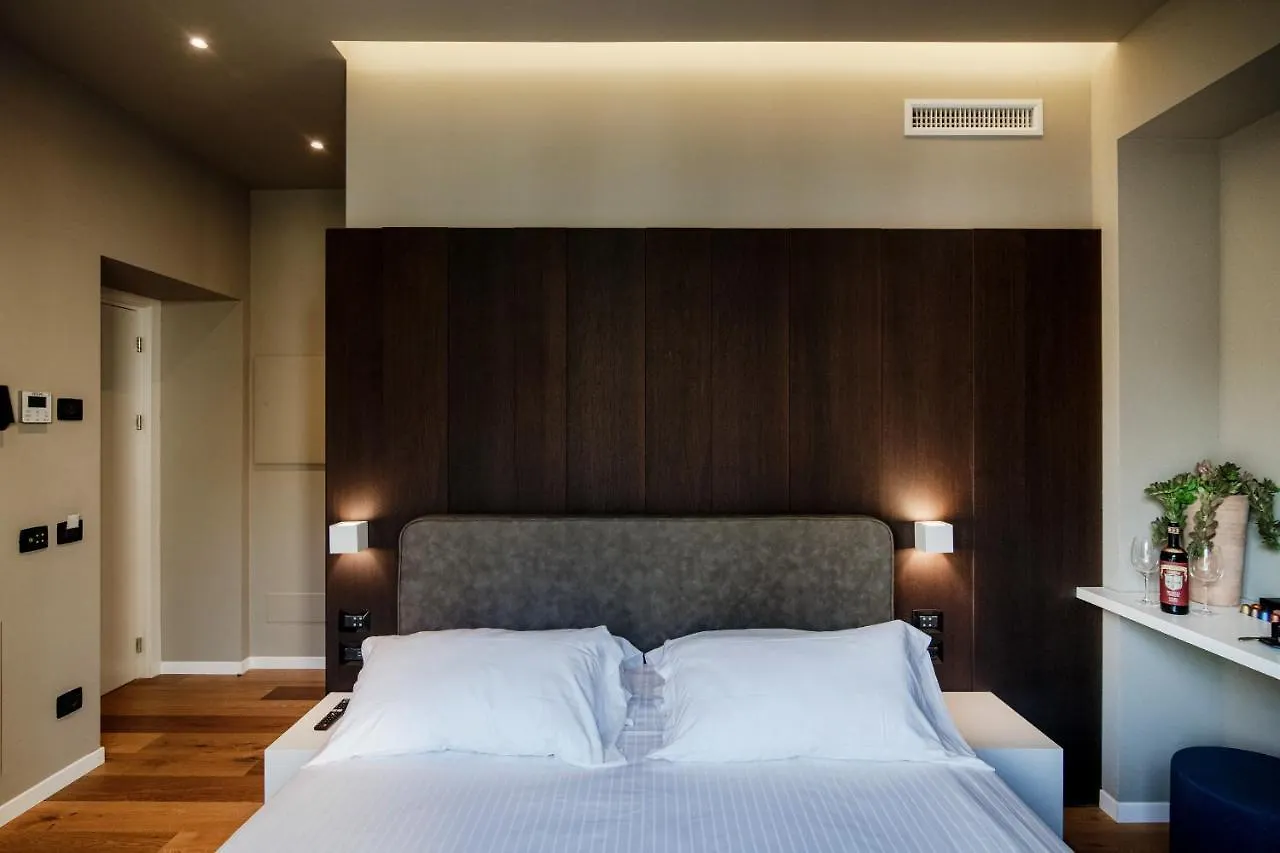 Pensjonat Ama 18 Rooms - The House Of Travelers- Como