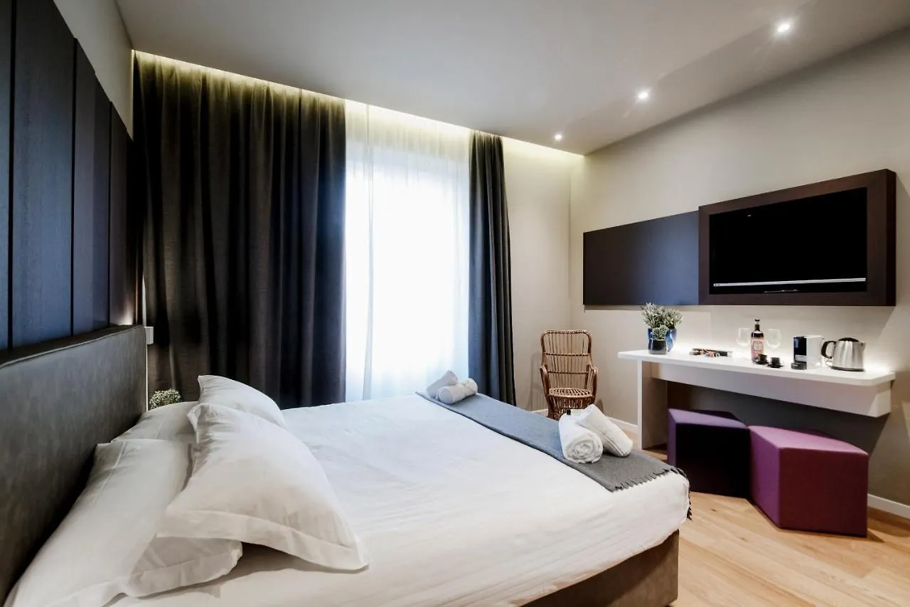 Ama 18 Rooms - The House Of Travelers- Como Włochy
