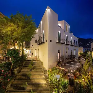 https://palazzo-raho-suites.sicilyhotelsitaly.net