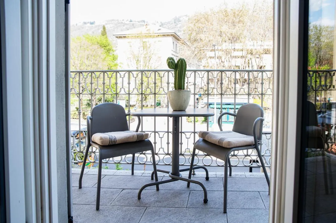 Ama 18 Rooms - The House Of Travelers- Como 0*,